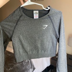 Gym shark cropped long sleeve
